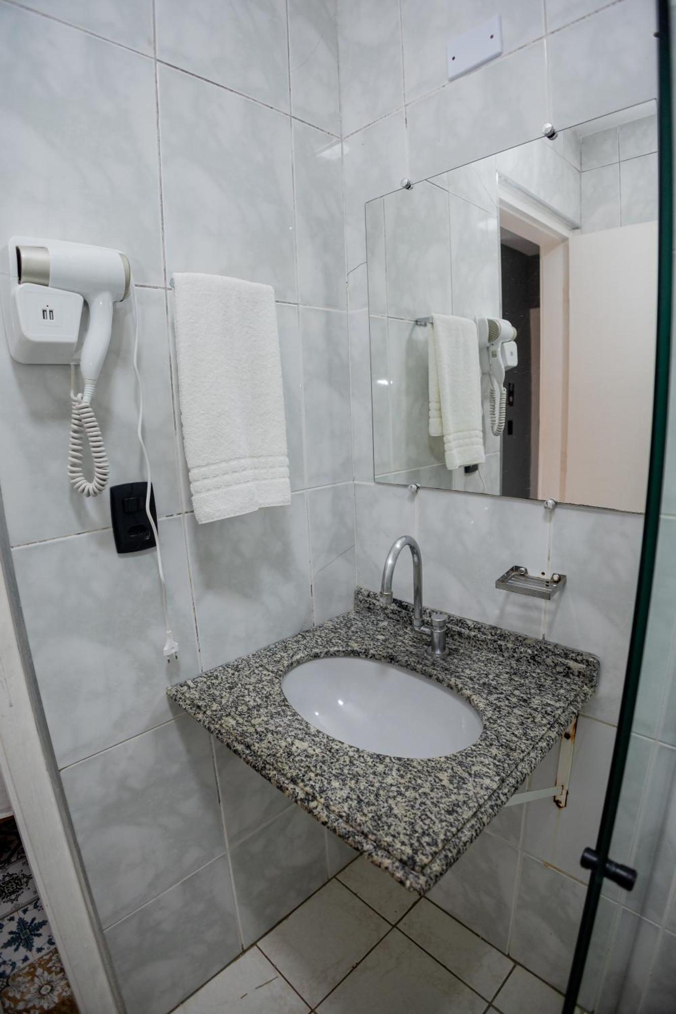 Suíte com Vista para a Piscina